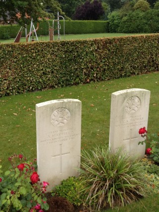 IMG_0185_Arhtur_Mayfield_Roclincourt_France_CWGC Arthur Mayfield's war grave at Roclincourt, France