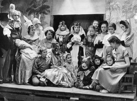 The cast of Alice in Wonderland The cast of Alice in Wonderland