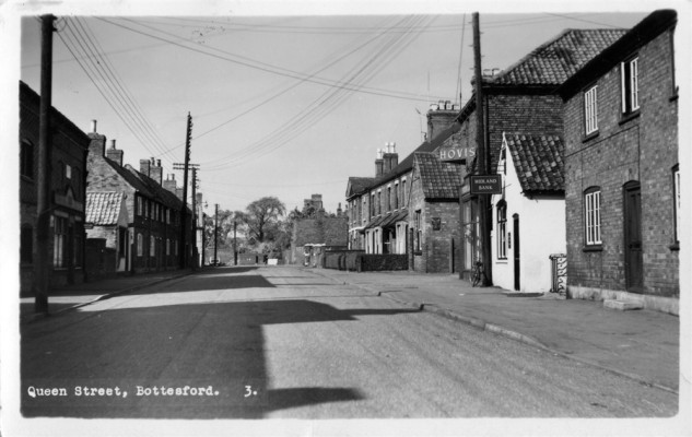 Old postcard of Queen Street