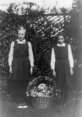 Joyce Hart and Dorothy Beedham (nee Brewster)