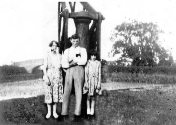 Family at Muston Gorse Wharf Family at Muston Gorse Wharf