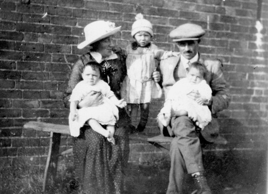 Brewster family group 4 Brewster family group 4