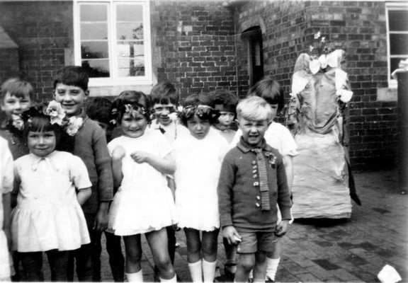 Children's May Day celebrations 3