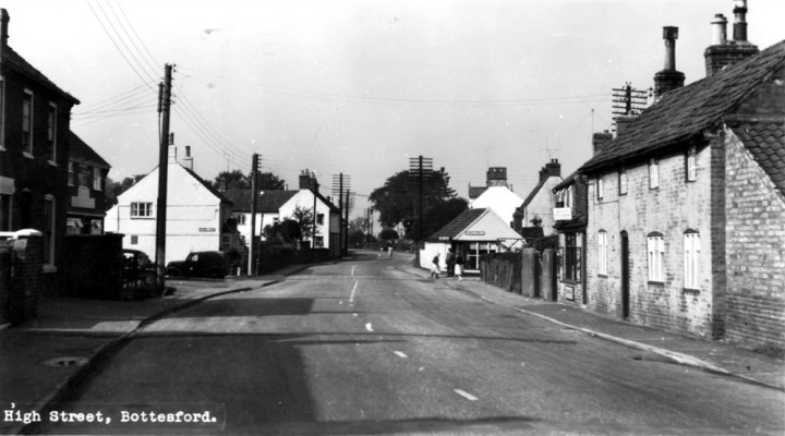old postcard of Bottesford High Street