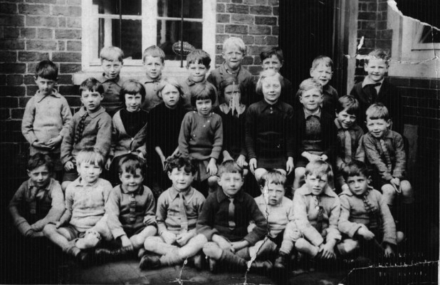 Bottesford infants class in school yard Bottesford infants class in school yard