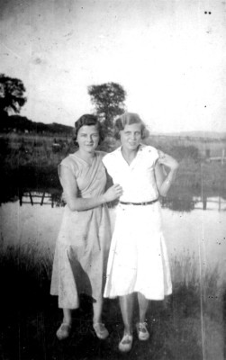 two girls posed by Grantham Canal