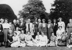 WI group picture in garden