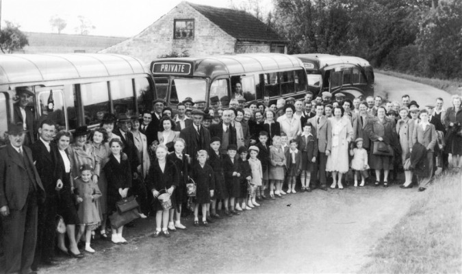 BOT004_064_MustonExcursion_totheCoast1 A coach excursion to the east coast, almost outside the Muston Gap Public House