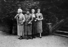 Mother's Union ladies on a visit to a stately home