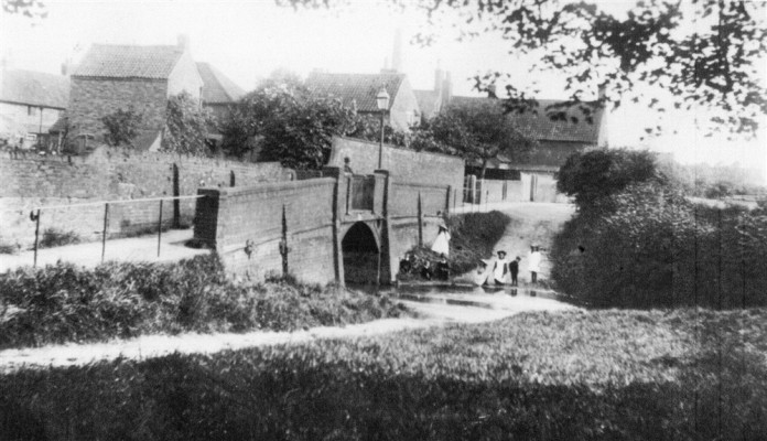 Old picture of Devon Lane ford and bridge Old picture of Devon Lane ford and bridge