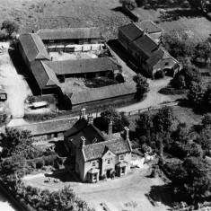 Aerial view of Beckingthorpe Farm from the south. From the collection of Angela Marsh