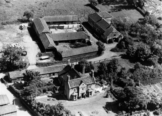 Aerial view of Beckingthorpe Farm from the south. From the collection of Angela Marsh
