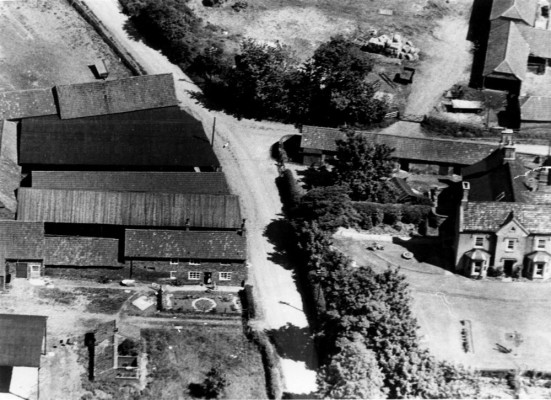 Aeriel view of Beckingthorpe Farm from the west Aeriel view of Beckingthorpe Farm from the west