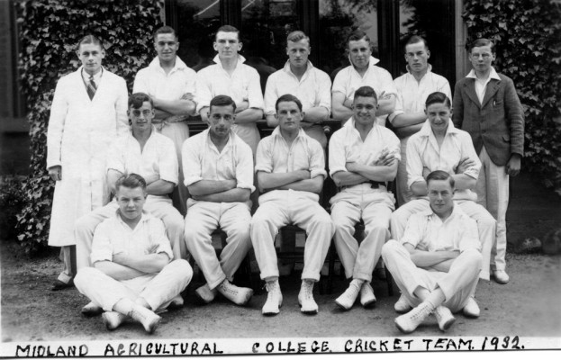 The college cricket team in 1932
