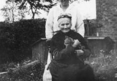 Aunt Harriet and her mother 2