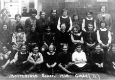 Mum in group at Bottesford School