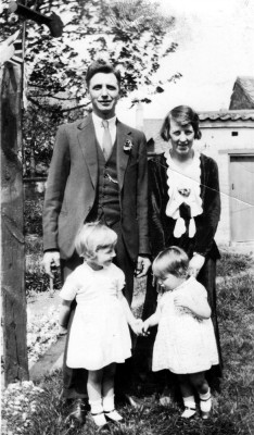 Uncle Edgar, Auntie Rhoda, Betty and Barbara Uncle Edgar, Auntie Rhoda, Betty and Barbara