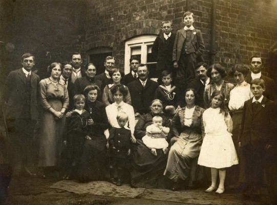 Hallam-Norris family group, see also Beryl Smith collection