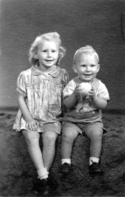 Brenda and Richard, too daddy in France