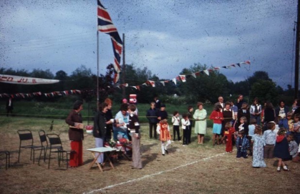 Jubilee Street Party 1977, prize giving