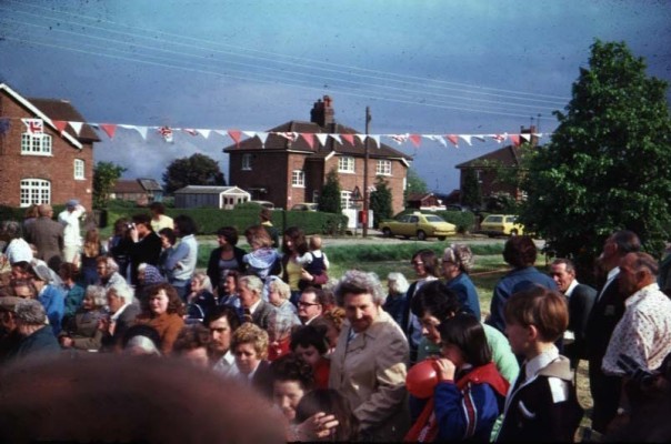 Jubilee Street Party 1977, the crowd at Keel Crescent