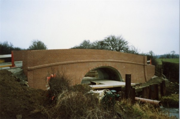 Rebuilding Muston Canal Bridge in 1988_5