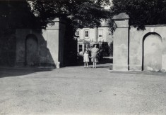 Bottesford Rectory, gate on Church Street