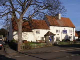 (1) The Red Lion Inn, Grantham Road
