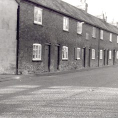 1_Butchers_Row_W._MH_DB_enhanced 4.High Street South side. Hand's Cottages or Butcher's Row, seen from East