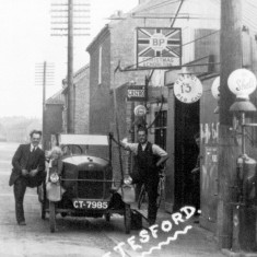 Angela_Marsh_High_St._right_crop_car1 Mr. Sid Chorlton, Marcia Christmas, Mr. Bill Christmas - but what kind of car? We have been told it may have been a 'Trojan'.