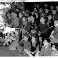 Bottesford School children celebrate VE Day | From the collection of Wendy Cross