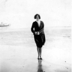 Bolland_0001_Rhoda___nee_Wand_ Rhoda (mum) on honeymoon at Skegness (1932)