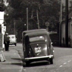 Bull_and_Cross_1950s_LM_crop_lcars21 The start of a parking problem by the Cross, c. 1960?