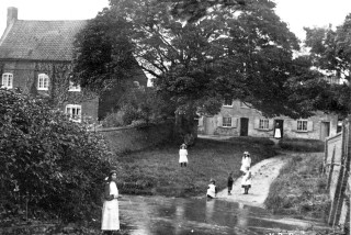C1900_Children_at_the_ford_mid_crop_72 The Ford, Devon Lane c. 1910