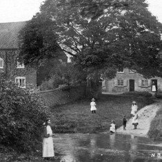Children at the ford c. 1900