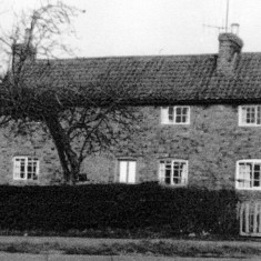 Demolished Cottages, Bunkers Hill