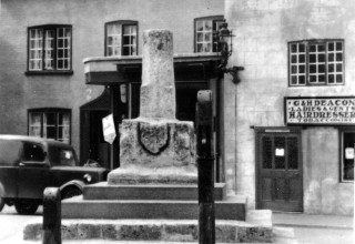 Cross,_Stocks,_Deacons_crop Deacon's, the Hairdressers, now the Chinese Take-Away and Randall's, later Moulsher's, now the Rutland Studio.
