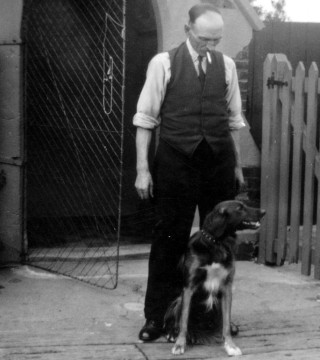 Crossing_keeper_Brendas_grandfather_Sellers Grandad Frederick Sellers at the Level Crossing Gatehouse, Bottesford Station. date unknown.