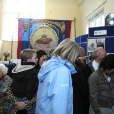 Crowd___Banner A busy afternoon