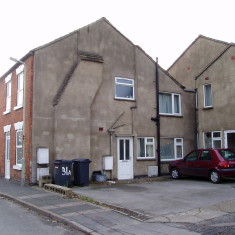 OLYMPUS DIGITAL CAMERA Site of demolished cottage - NW Queen St. (December 2006)