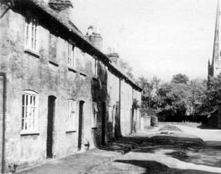 Devon_Lane_cottages_Landscape_crop Who Lived on The Green in 1901?