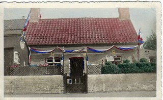 G.V_post_card_demolished_cottage_E._side_YC2 Taplin's Fish and Chip Shop - hut on the left