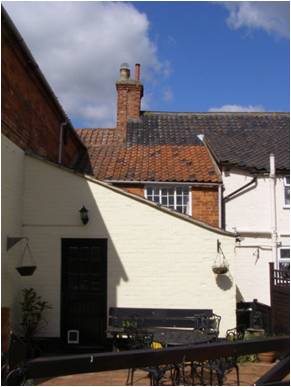 Granby_11 Rear of buildings showing no.4 on left and no.6 to the right with blue pantiles.