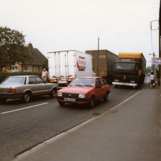 High_St1622 High St traffic 1984