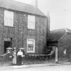 High_StMH_82_9YJ 13. House on High Street, South side?