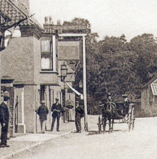Market_St_horse_and_trap_The_Bull_LM_closer Men and trap outide The Bull