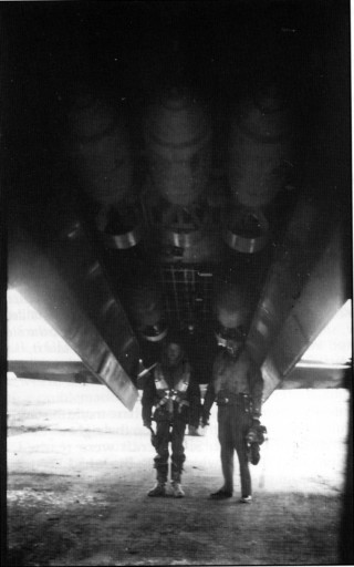 Photo_3_Ch4_720.LR F/O Frank Roper, an American in the RCAF, and Sgt 'Ham' Hamilton beneath the cavernous bomb bay of their aircraft, spring 1942. Frank Roper retired from the USAF in 1963 as a Lieutenant Colonel and Bill Hamilton ended the war as an instructor at Bottesford. | ©️Vincent Holyoak