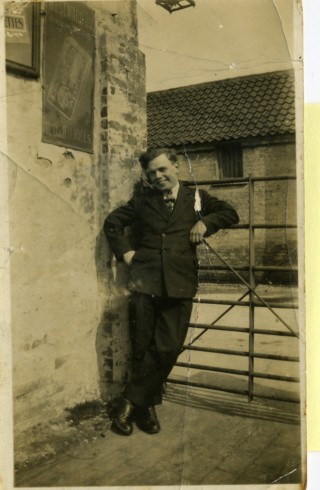 Photos060 Tom Samuel at the side of the Market Street Store