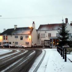 OLYMPUS DIGITAL CAMERA The Bull and Bottesford Christmas Tree (just before the lights came on).