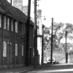 Queen_St_looking_North_cropped,_W._side_N._end Queen St West side